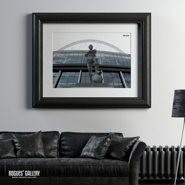Sir Bobby Moore Statue at Wembley Stadium - A3, A2, A1 & A0 Print
